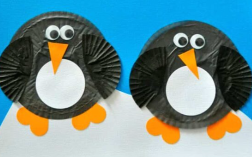 Pingüinos con cápsulas de papel de cupcakes